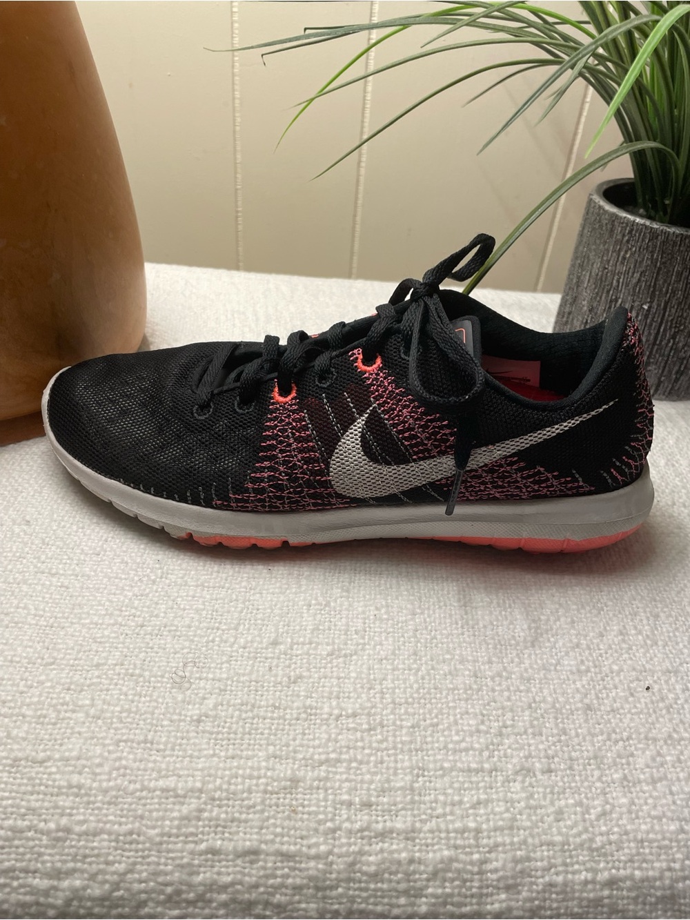 Nike Women's Black & Coral Knit Running Shoe
